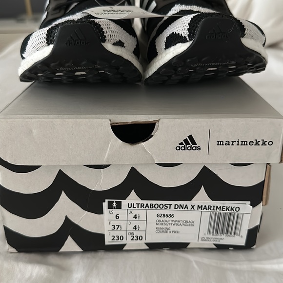 Adidas ultraboost DNA x marimekko women's US6 - Picture 2 of 7